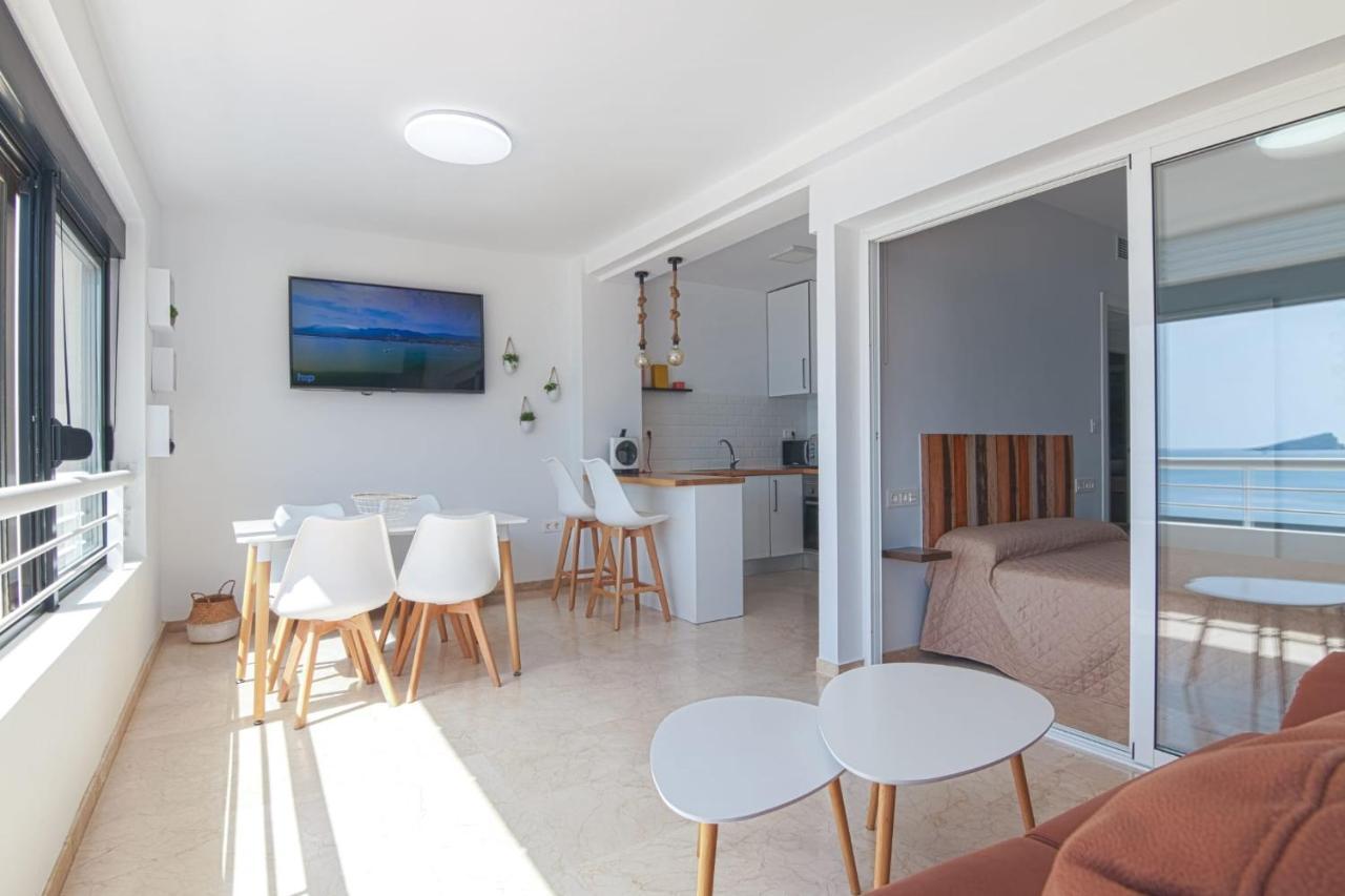 Luminoso Apartamento En Primera Linea De Playa Benidorm Exterior photo