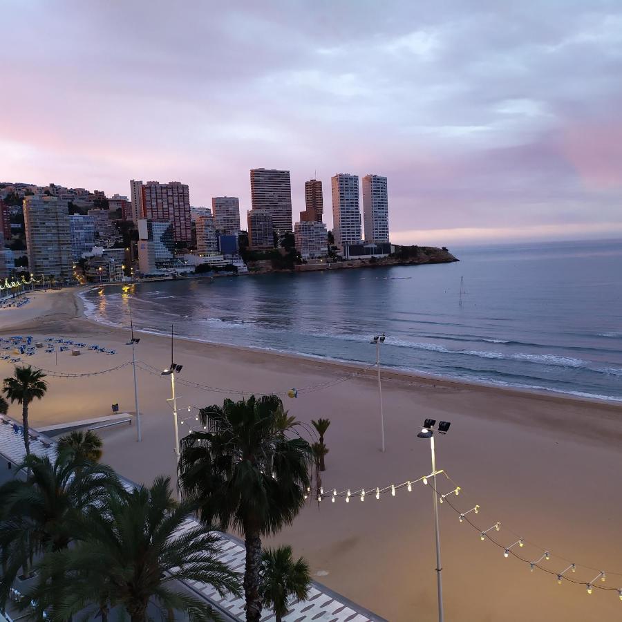 Luminoso Apartamento En Primera Linea De Playa Benidorm Exterior photo