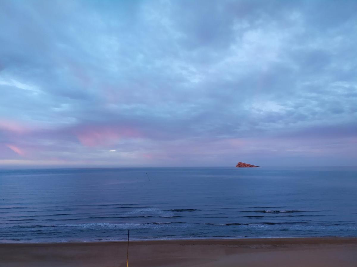 Luminoso Apartamento En Primera Linea De Playa Benidorm Exterior photo